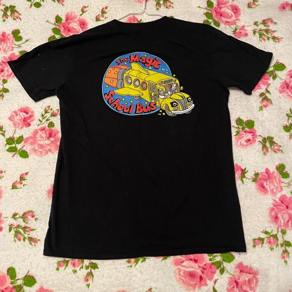 Black double graphic Magic school bus short sleeved shirt! - Picture 13 of 13
